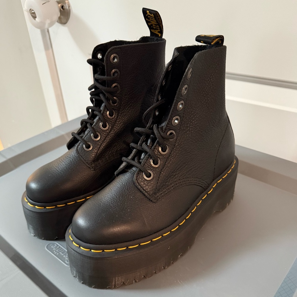 Doc Marten Max Boot